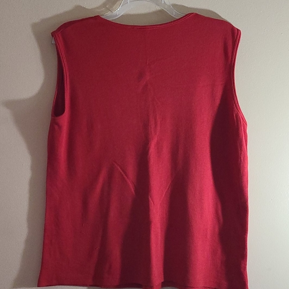 Red top - Picture 3 of 3